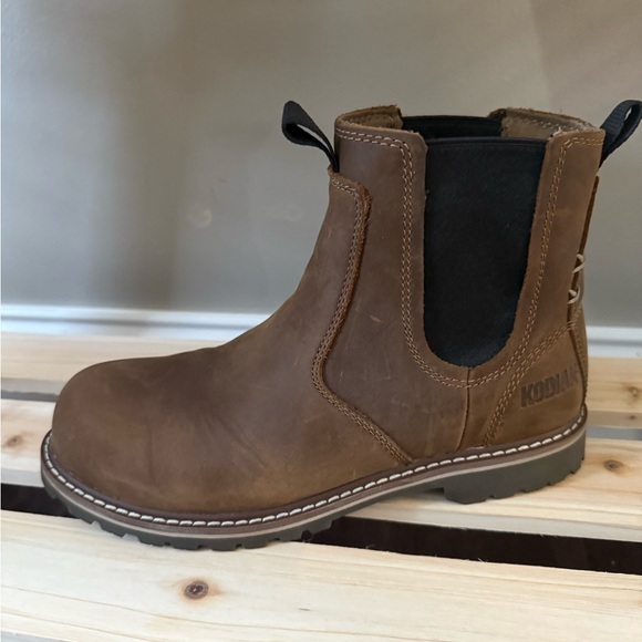 Kodiak Brown Leather Chelsea Work Booties - Picture 9 of 13